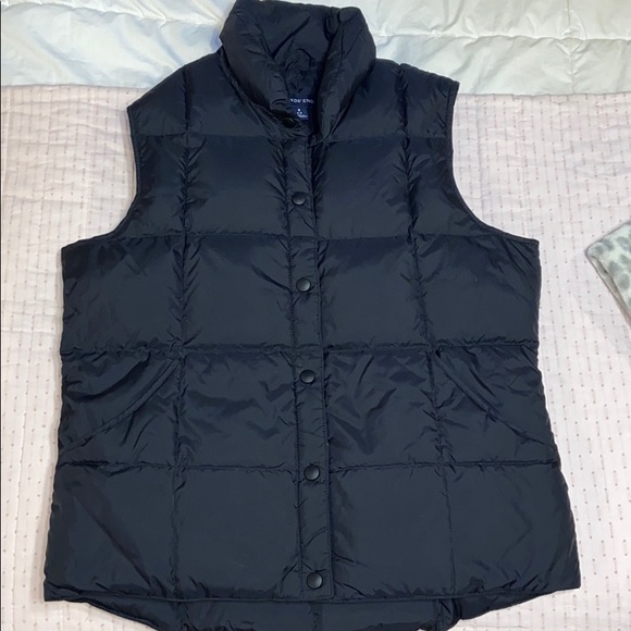 Land’s End Puffer Vest - Picture 1 of 3